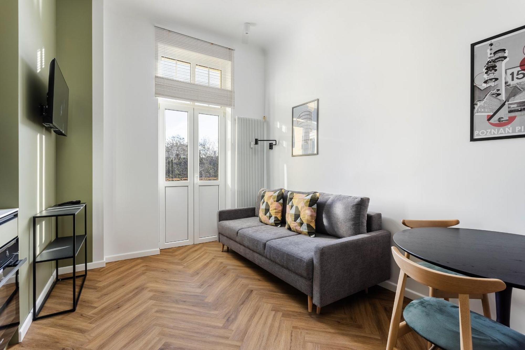 Przytulne I Komfortowe Studia Very Berry W Poznaniu By Noclegi Renters Exteriör bild