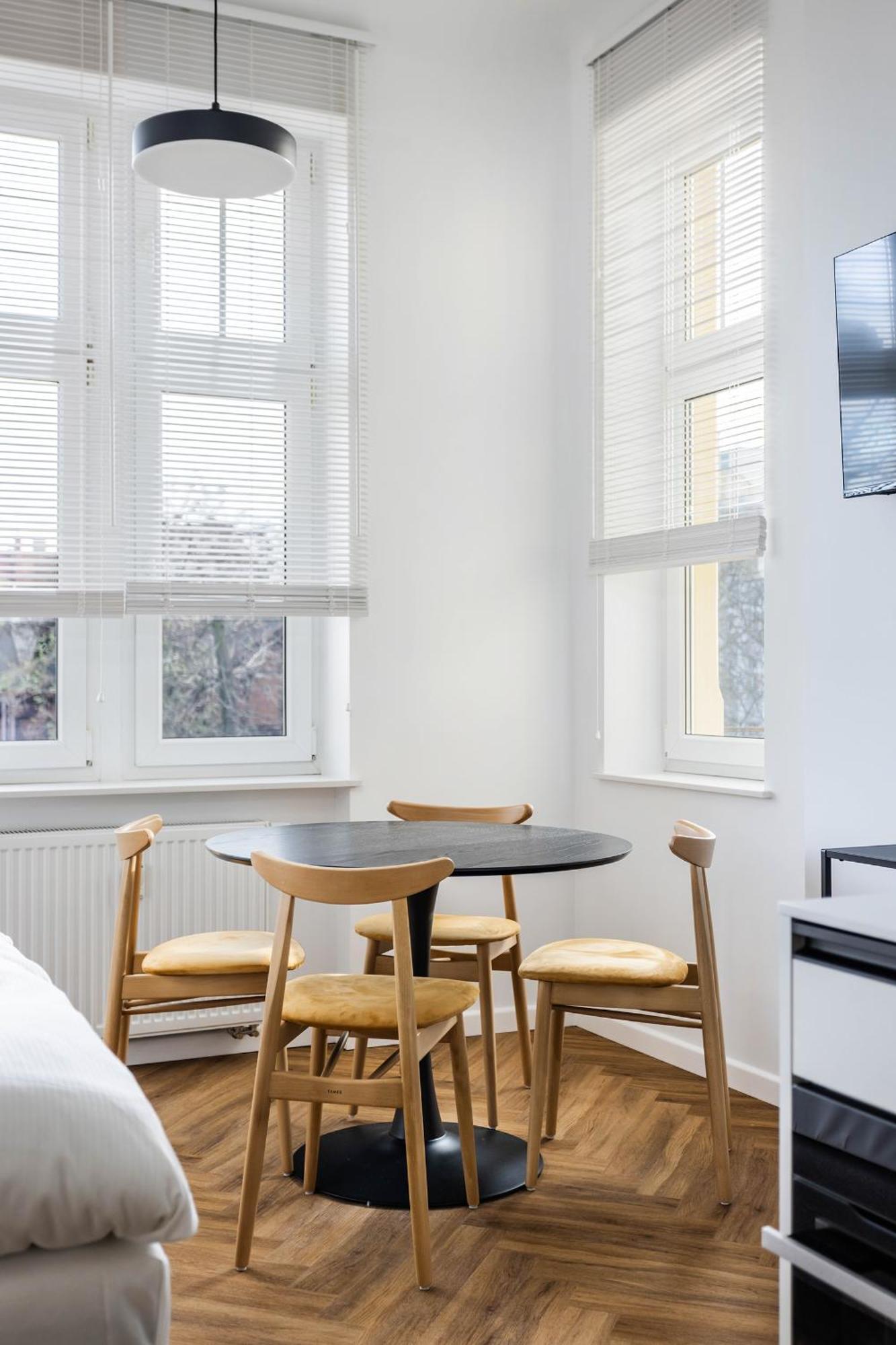 Przytulne I Komfortowe Studia Very Berry W Poznaniu By Noclegi Renters Exteriör bild