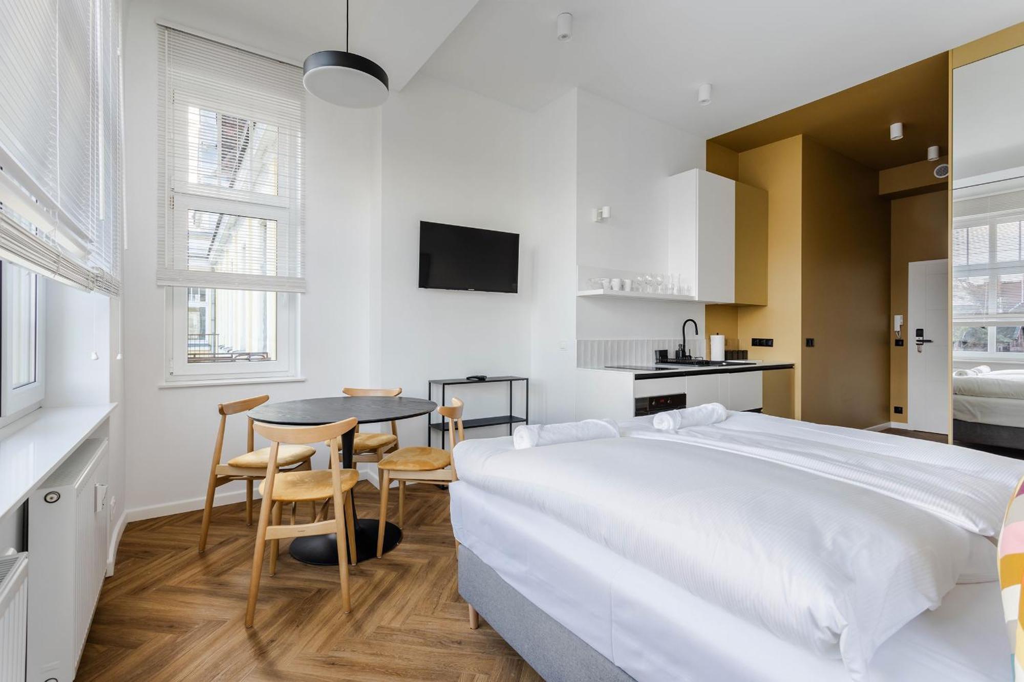 Przytulne I Komfortowe Studia Very Berry W Poznaniu By Noclegi Renters Exteriör bild